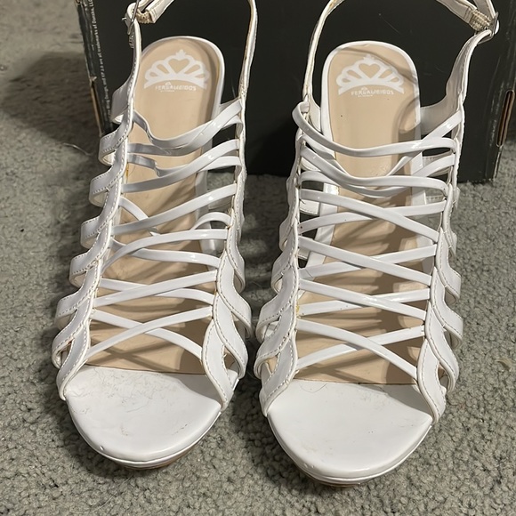 Shoes - Picture 4 of 6